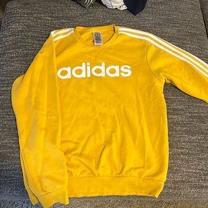 Medium yellow adidas crew neck sweatshirt. Worn once. Men’s but can be unisex